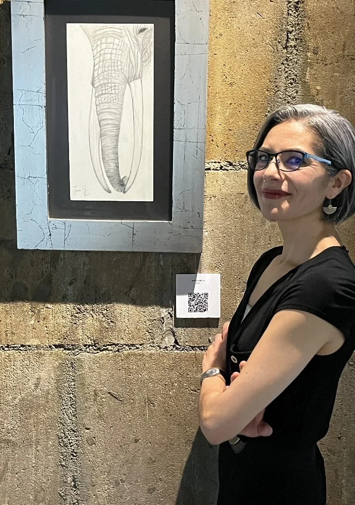Tania con obra Matriarca